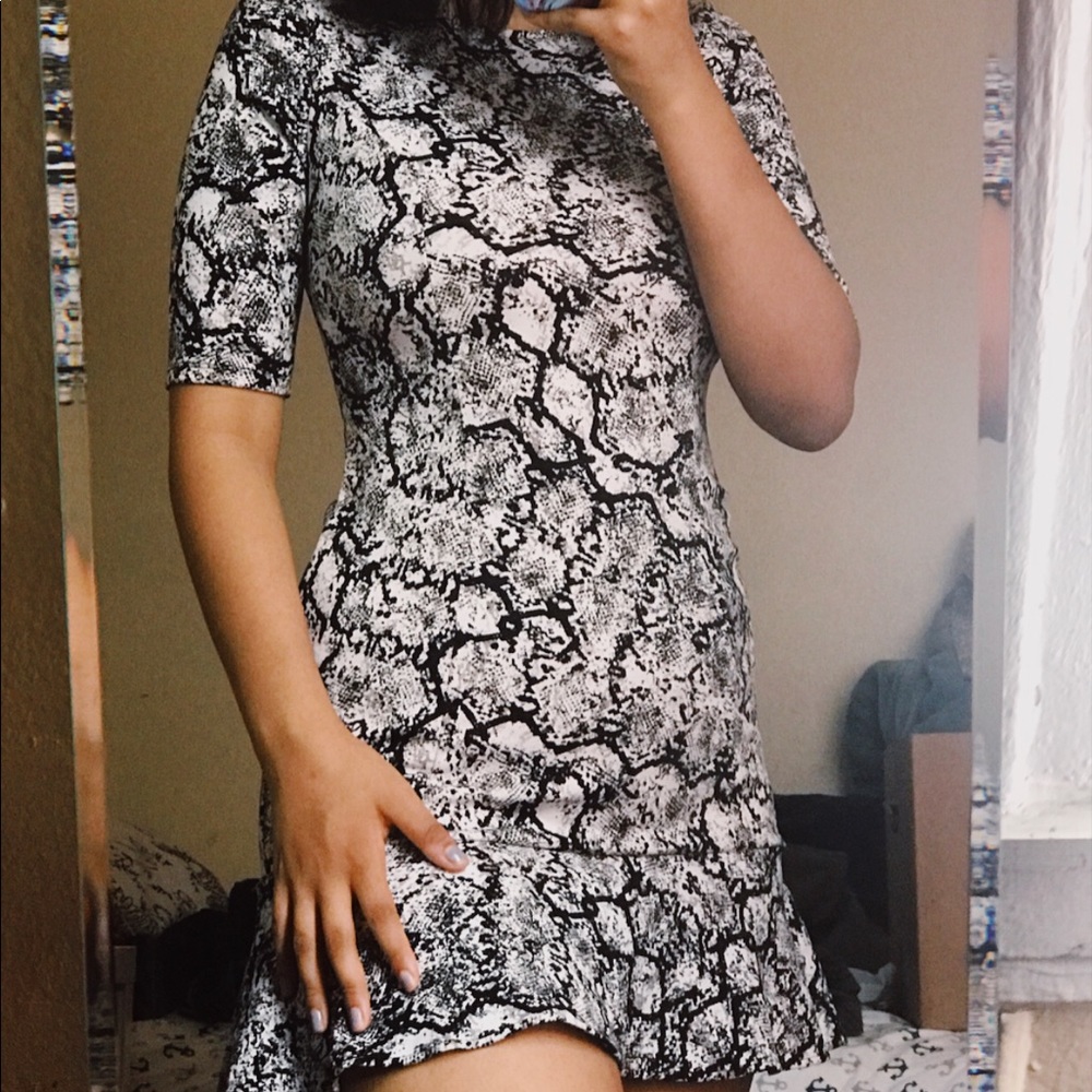 Semi casual dress (super cute)